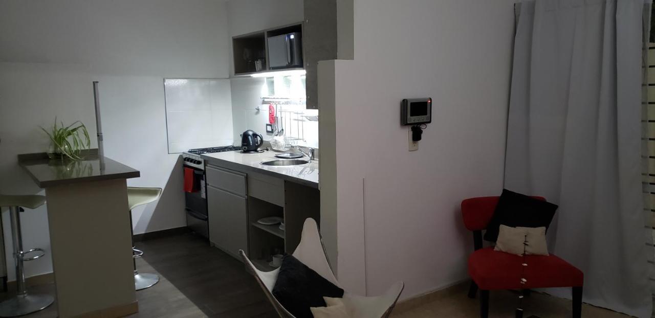 Aparts Temporarios Urquiza บัวโนสไอเรส ภายนอก รูปภาพ